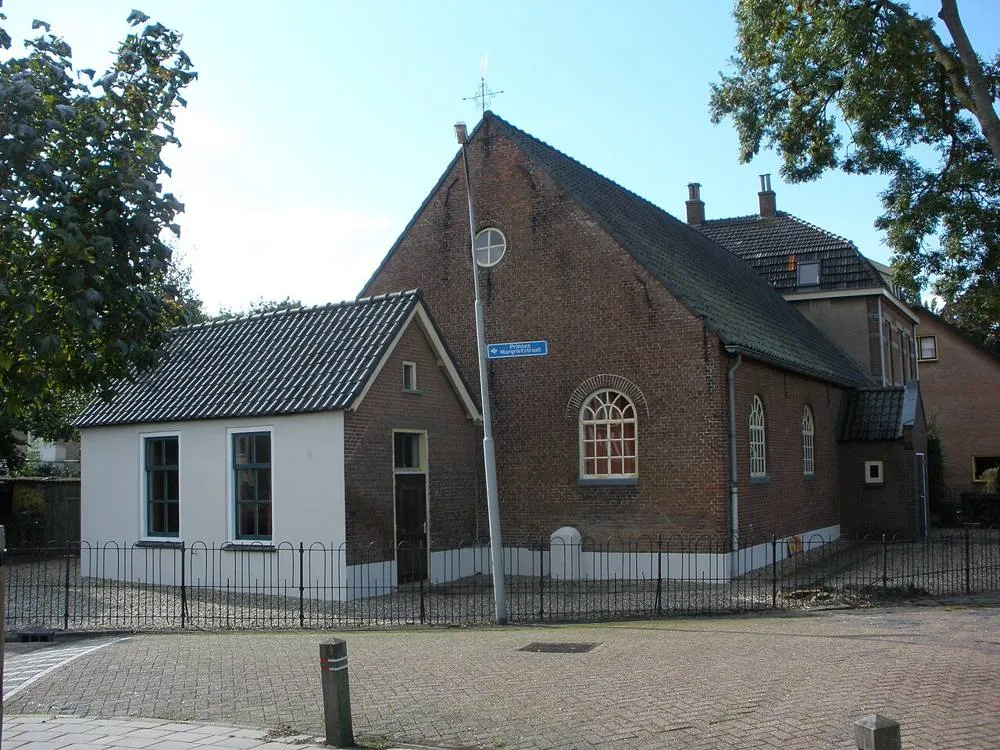 Gameren: Overzichtsfoto gereformeerde kerk gameren