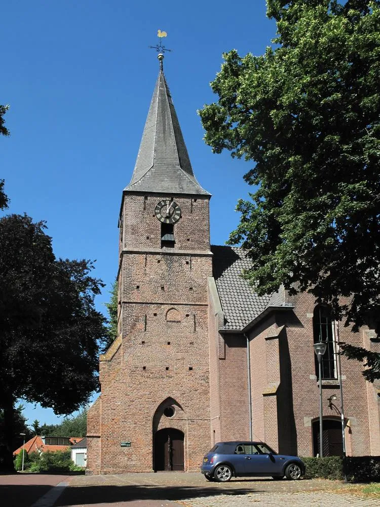 Gorssel: Gorssel, de Nederlands Hervormde kerk RM16706 positie2 foto9 2013-08-01 12.04