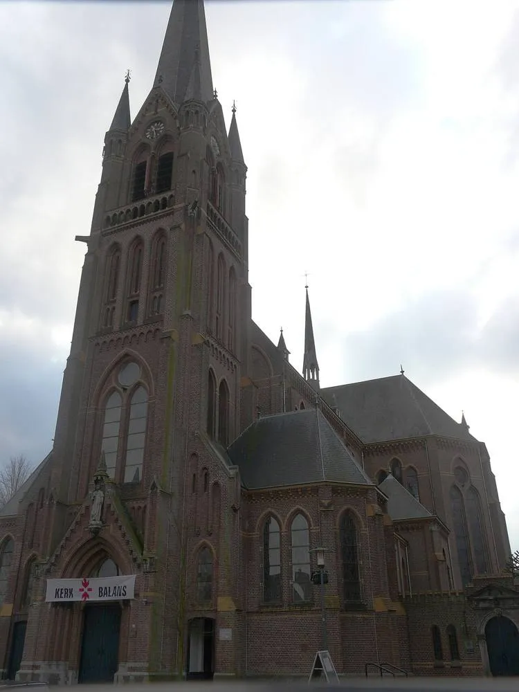 Ulvenhout: P1010681copySint-Laurentiuskerk Ulvenhout